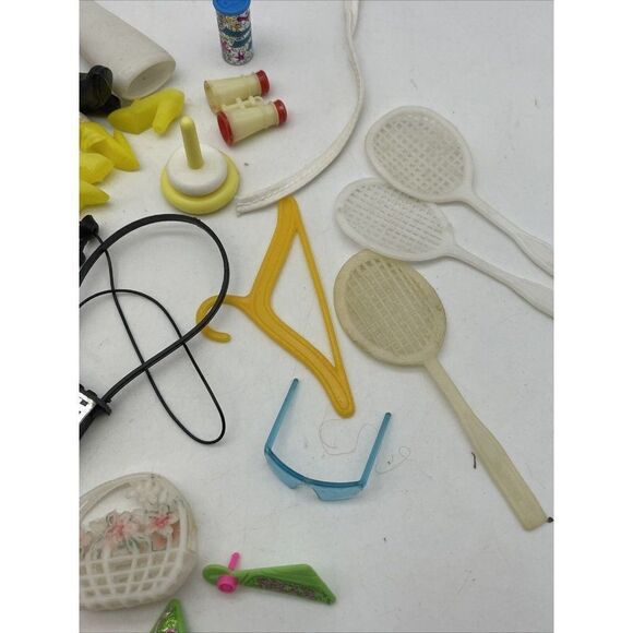 Vintage Barbie Mixed Shoes and Accessories - Picture 10 of 10